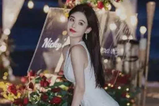 婚前车内激吻出轨玩过 14 位男星47 岁玉女至今未婚无人敢娶