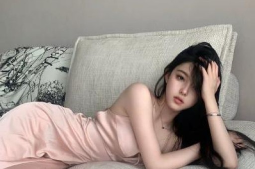 网红草帽姐刚出院就做公益！回老家给村民送月饼反被网友怼作秀